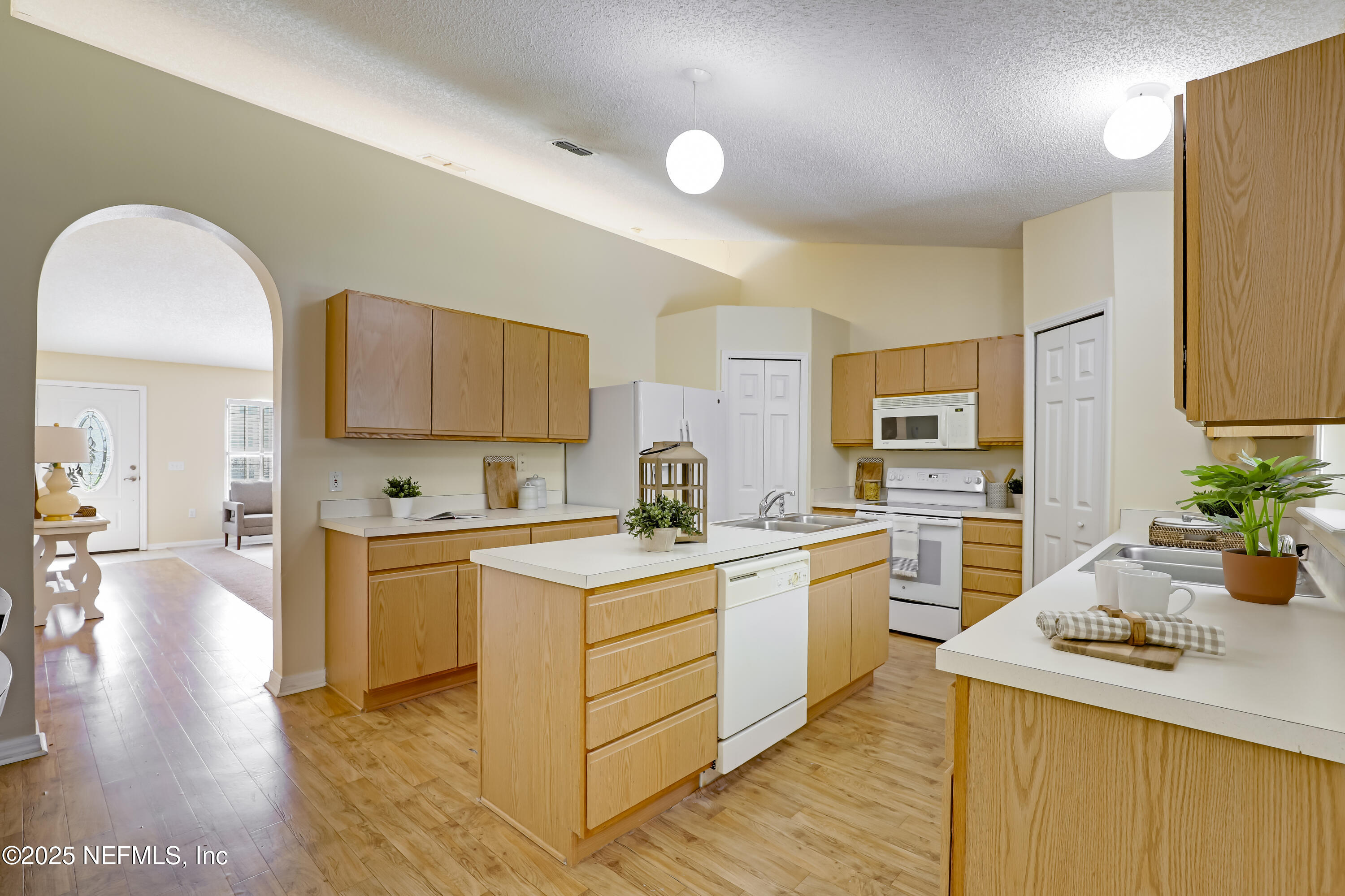 12269 Hickory Forest Road Jacksonville, FL 32226 - Photo 22 of 43 20 Kitchen