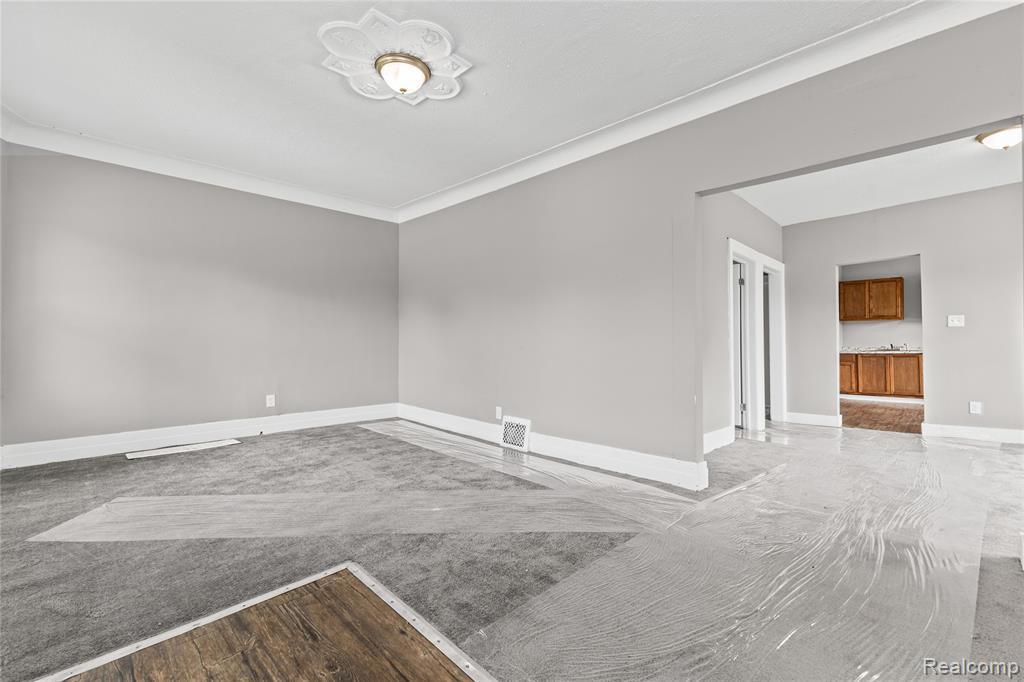 3010 Montclair Street Detroit, MI 48214 - Photo 14 of 61