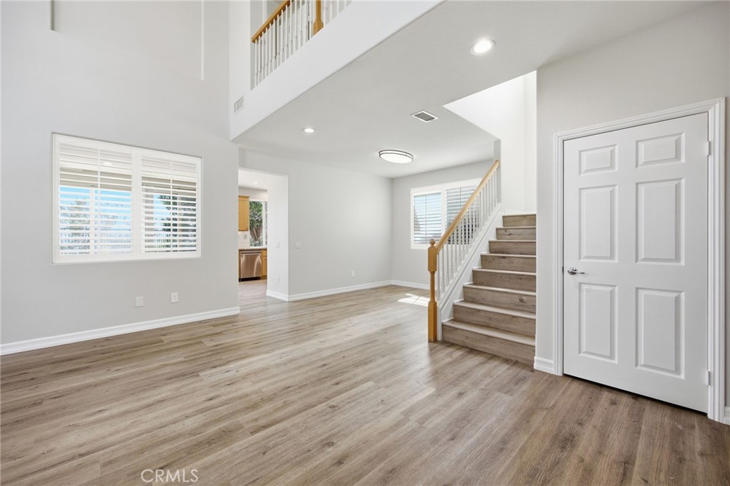 20716 Pesaro Way Porter Ranch, CA 91326 - Photo 7 of 30 Gallery Image 7
