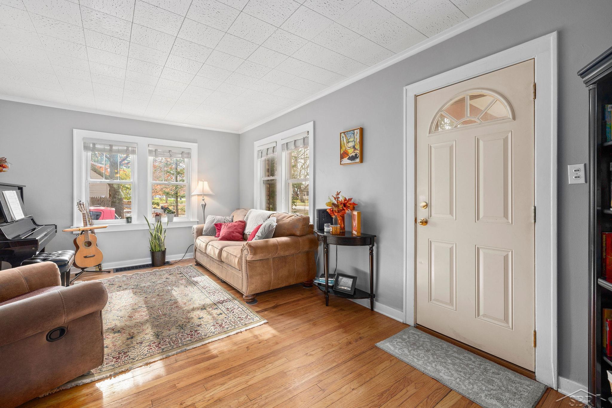 305 Adams Road Saginaw, MI 48609 - Photo 3 of 47 50096021-2.JPG