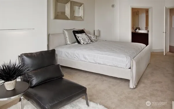 $5,500 | 737 Olive Way, Unit 2905, Seattle, WA 98101