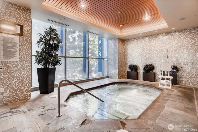 $5,500 | 737 Olive Way, Unit 2905, Seattle, WA 98101