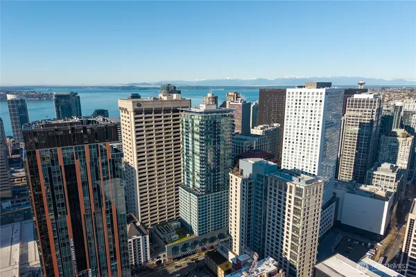 $5,500 | 737 Olive Way, Unit 2905, Seattle, WA 98101