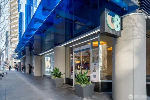 $5,500 | 737 Olive Way, Unit 2905, Seattle, WA 98101