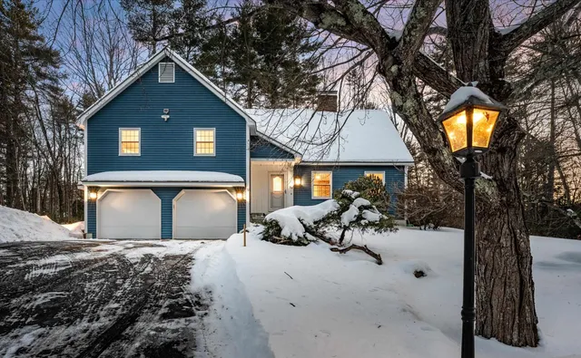 $700,000 | 34 Hitching Post Lane, Bedford, NH 03110