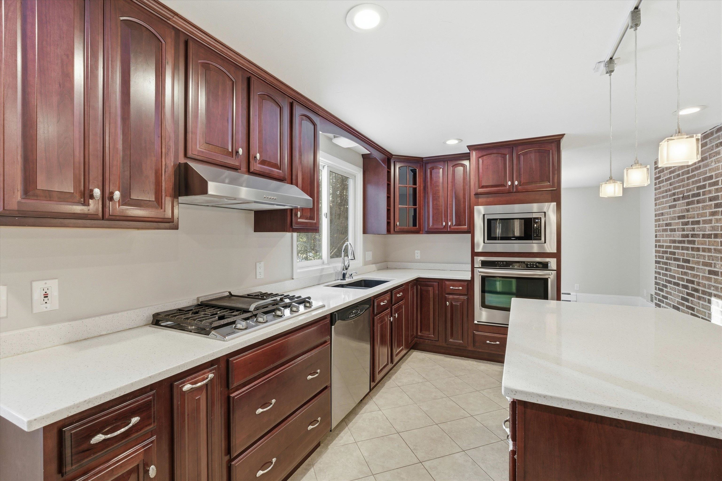 34 Hitching Post Lane Bedford, NH 03110 - Photo 12 of 39