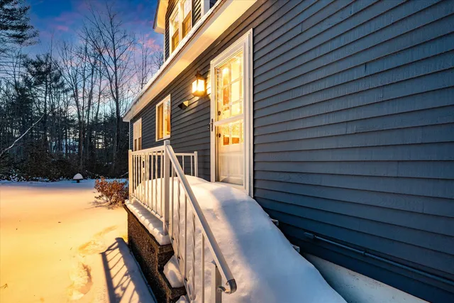 $700,000 | 34 Hitching Post Lane, Bedford, NH 03110