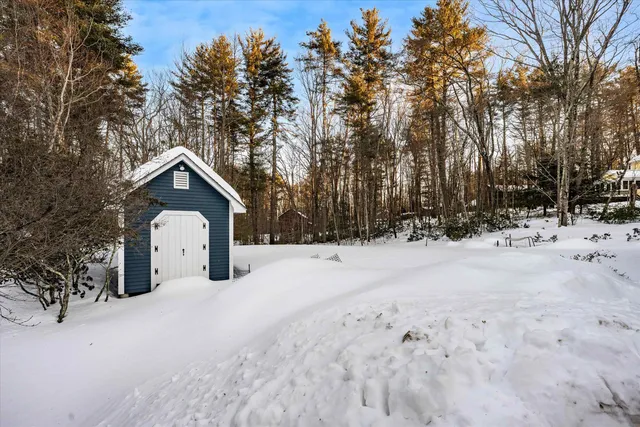 $700,000 | 34 Hitching Post Lane, Bedford, NH 03110