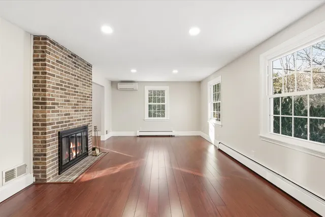 $700,000 | 34 Hitching Post Lane, Bedford, NH 03110