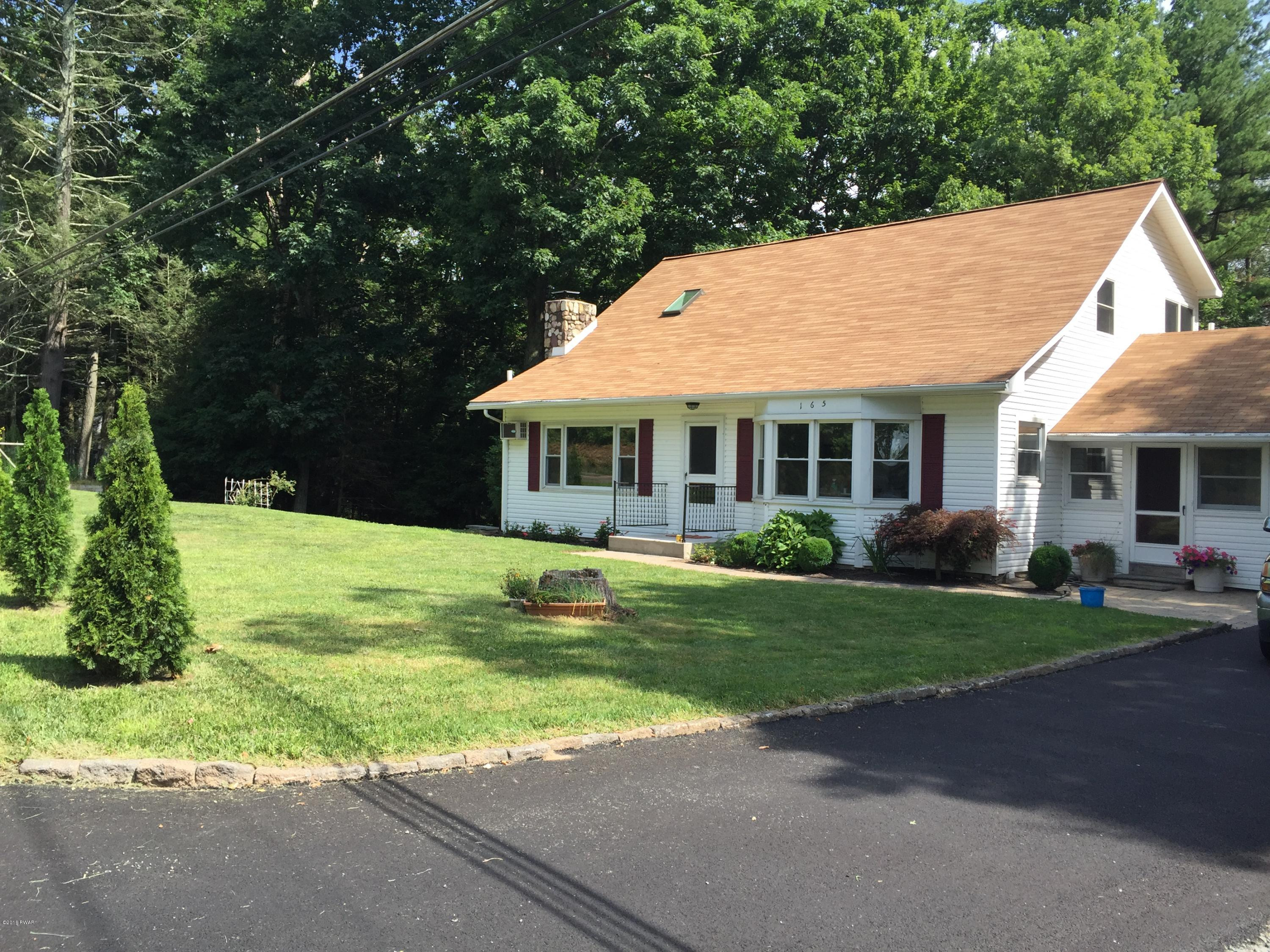165 Foster Hill Road Milford, PA 18337 - Photo 29 of 37 Paved Driveway