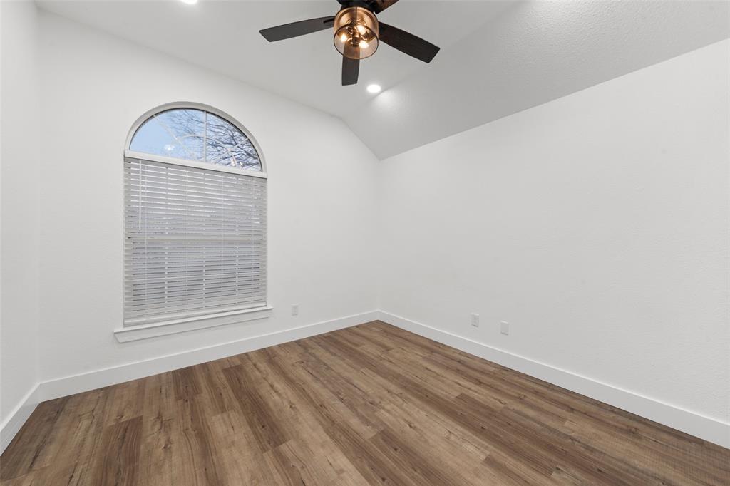 417 East Spring Valley Road Hewitt, TX 76643 - Photo 8 of 22