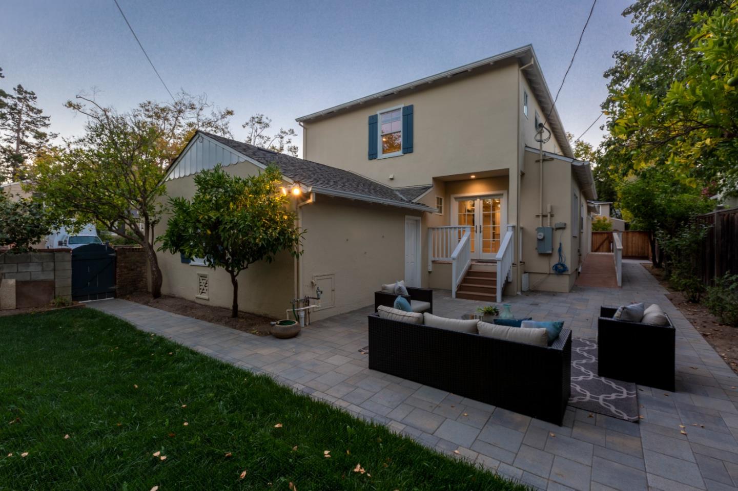 1001 Harvard Road San Mateo, CA 94402 - Photo 50 of 54 a view of a house with backyard and a tree
