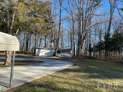 5185 Wards Road Evington, VA 24550 - Photo 3 of 26