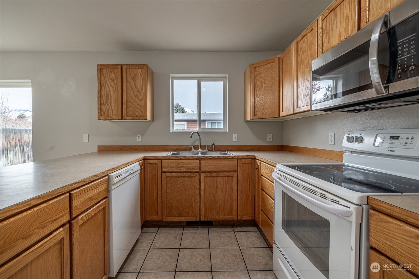 1916 Northwood Road Wenatchee, WA 98801 - Photo 10 of 22 Gallery Image 10