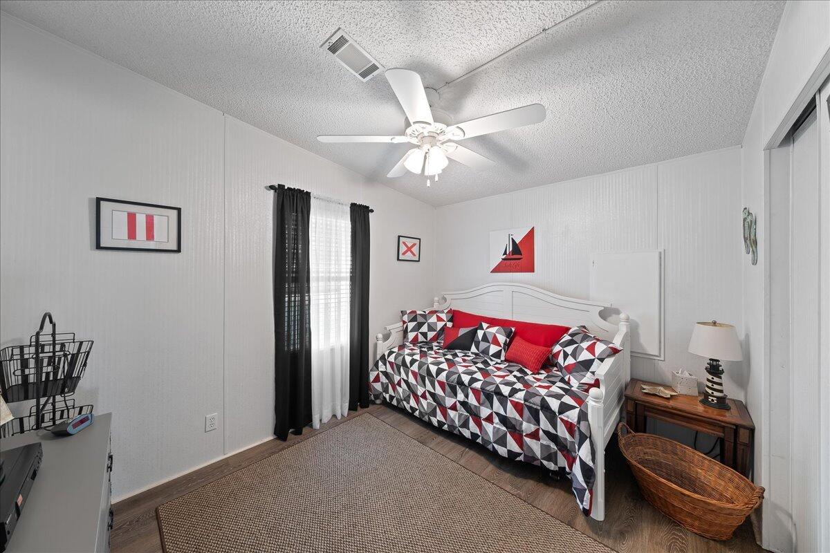 7568 Chasta Road Micco, FL 32976 - Photo 16 of 19 Guestroom