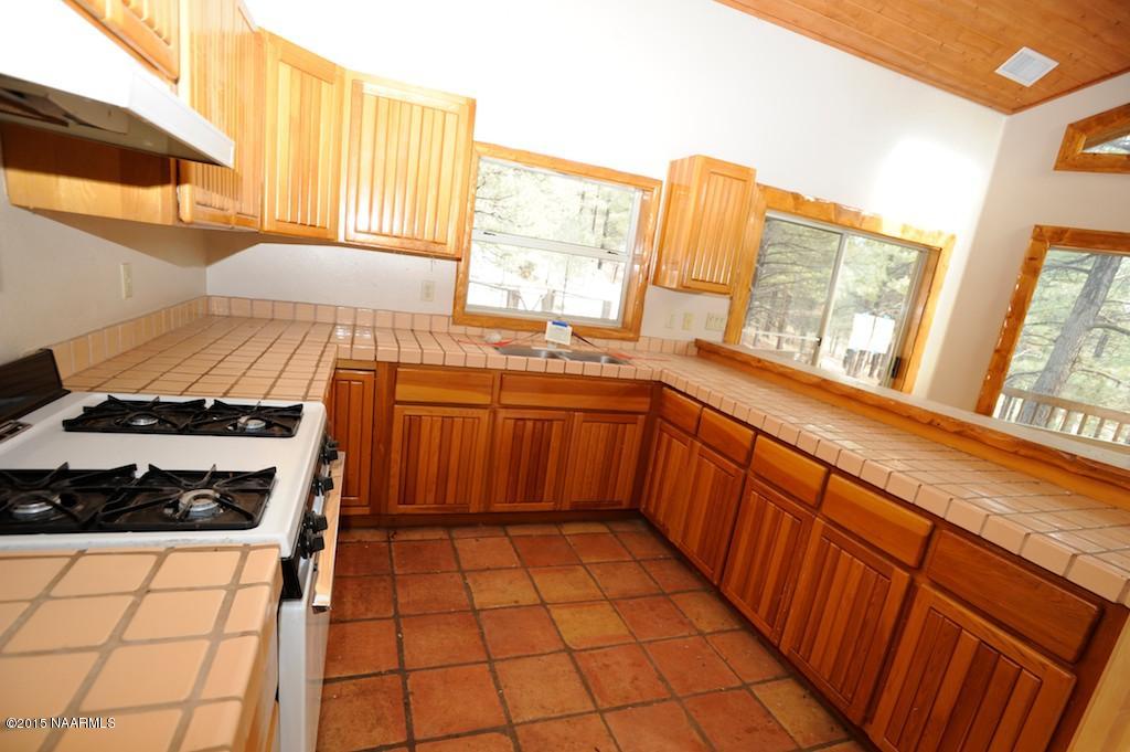 1099 Homestead Road Flagstaff, AZ 86005 - Photo 15 of 35 Kitchen B