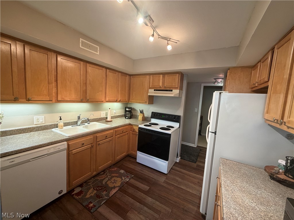 1115 Canyon View Road, Unit 403 Northfield, OH 44067 - Photo 3 of 22
