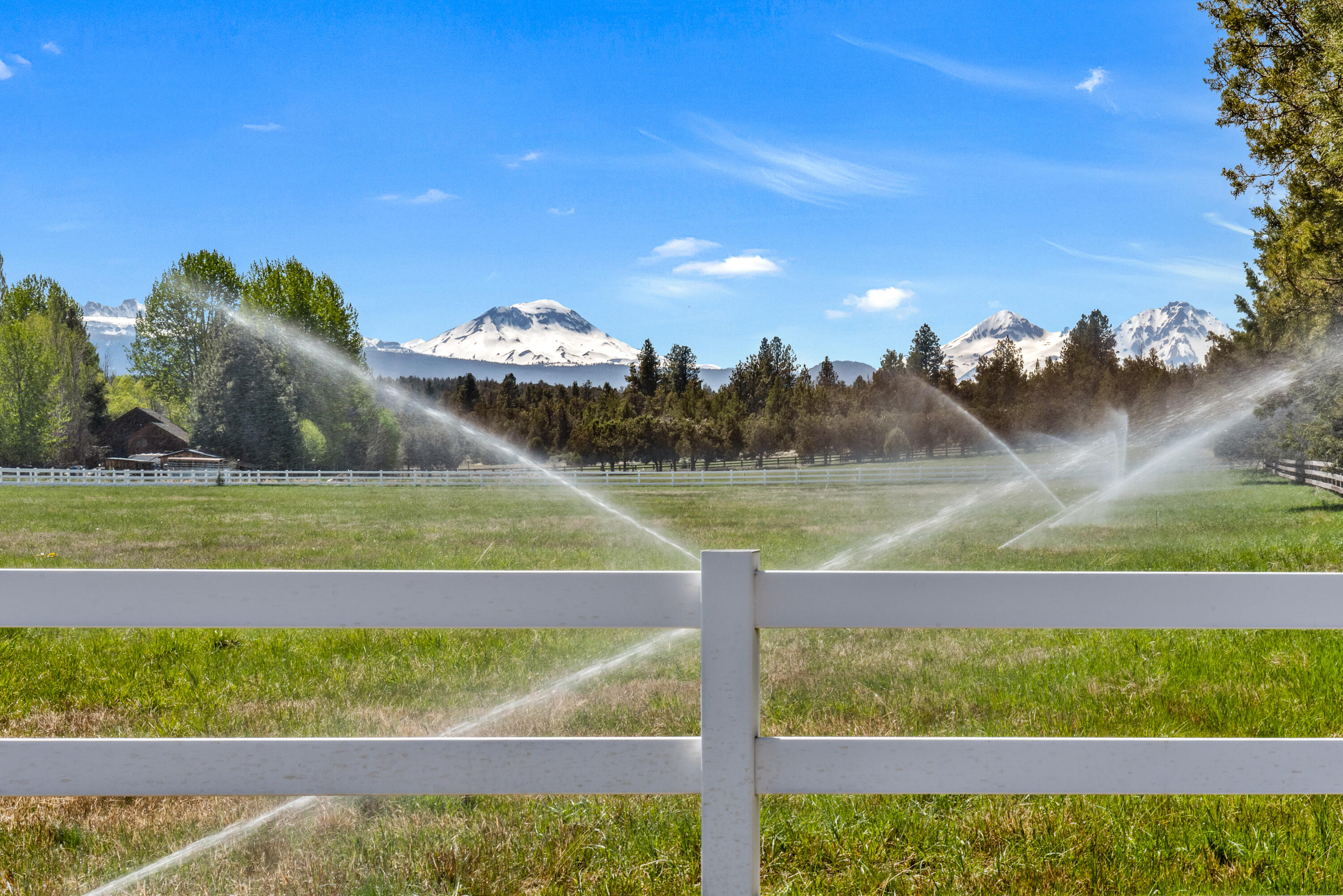 18455 Couch Market Road Bend, OR 97703 - Photo 43 of 45 43