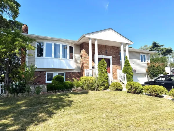 $8,500 | 906 Park Court, Valley Stream, NY 11581