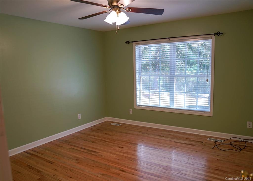 215 Roberts Road Blacksburg, SC 29702 - Photo 11 of 18