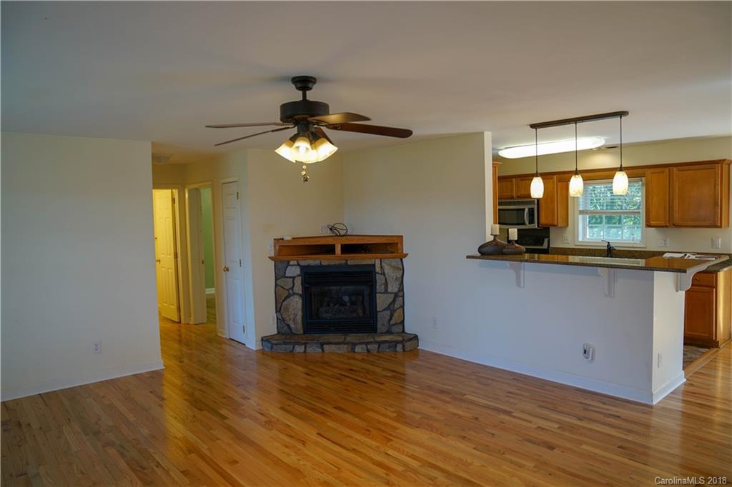 215 Roberts Road Blacksburg, SC 29702 - Photo 4 of 18