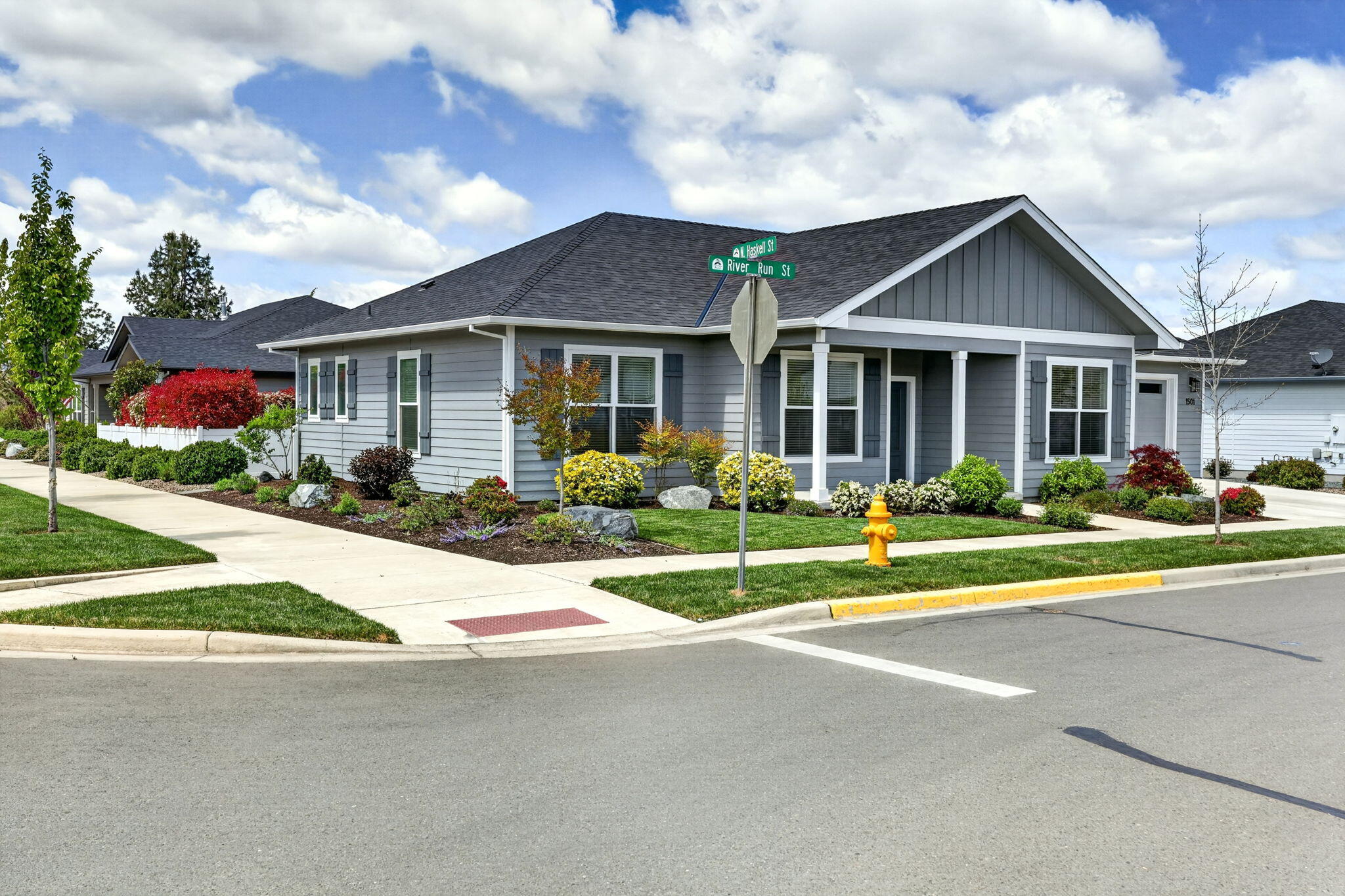1501 River Run Street Central Point, OR 97502 - Photo 3 of 52 APX_0981RR