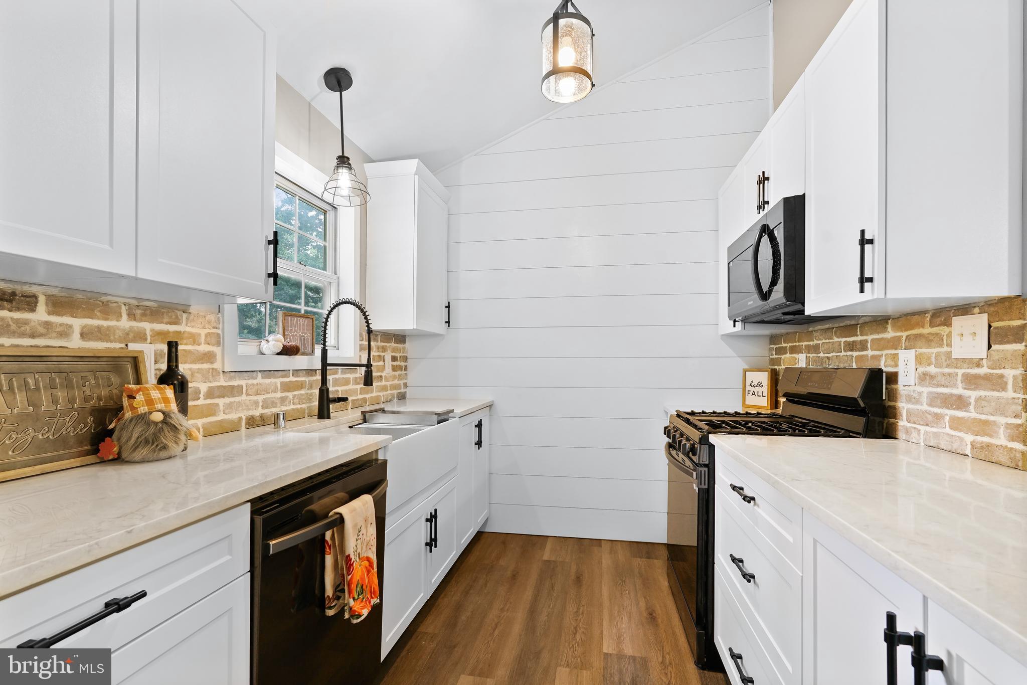 1099 Nottingham Road Elkton, MD 21921 - Photo 12 of 29 Newly renovated gally kitchen