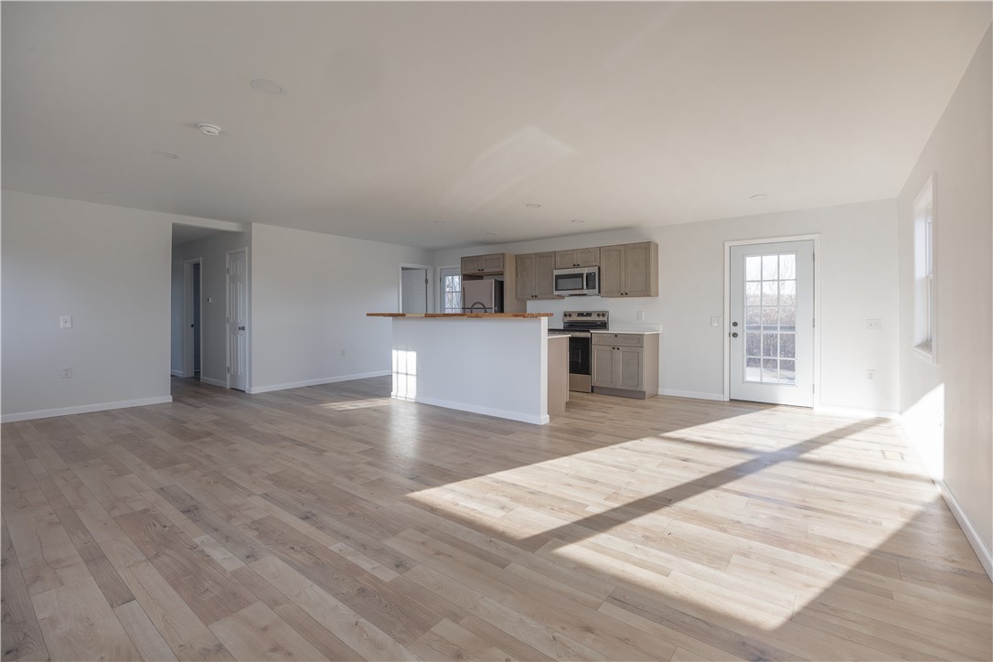 8 Cross Road Elmira, NY 14901 - Photo 3 of 28