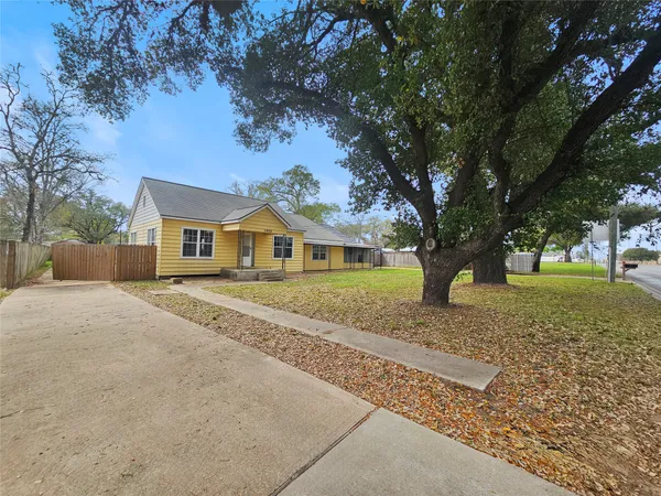 $280,000 | 1023 Meyer Street, Sealy, TX 77474