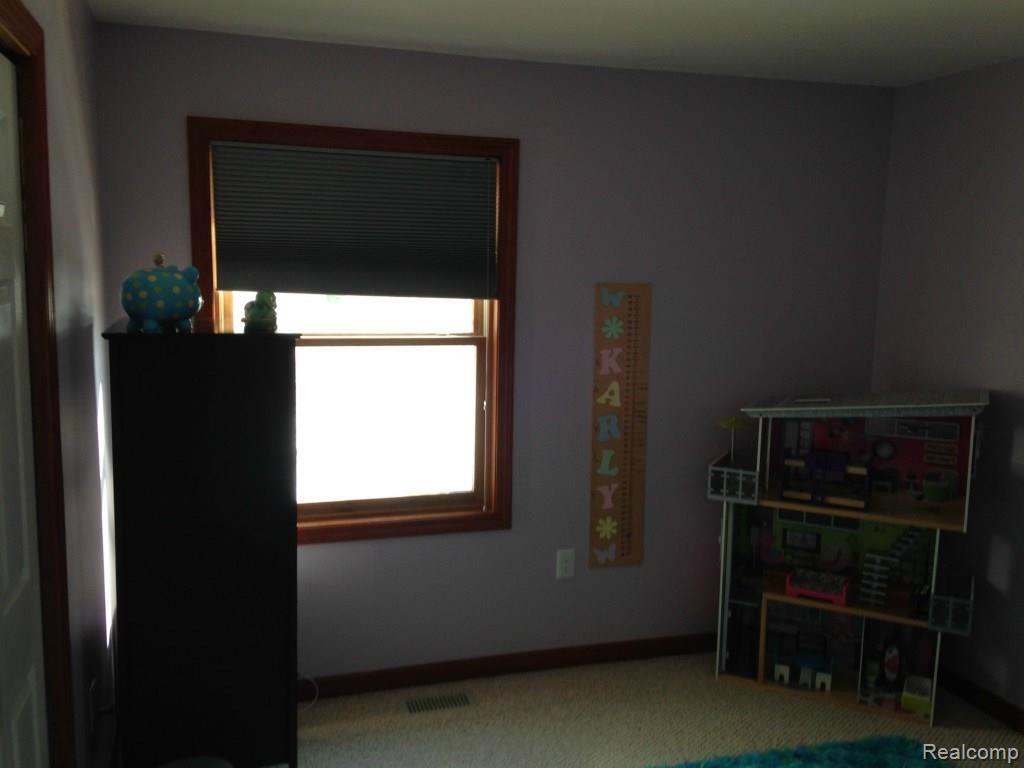 1375 West Marr Road Howell, MI 48855 - Photo 18 of 34 Bedroom 3
