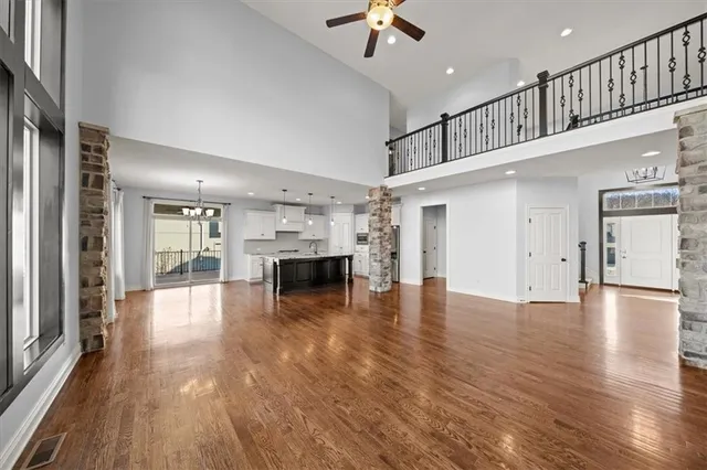 $750,000 | 6281 North Whitetail Way, Parkville, MO 64152