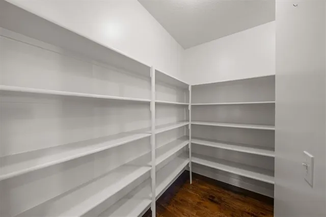 $750,000 | 6281 North Whitetail Way, Parkville, MO 64152