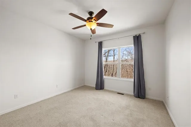 $750,000 | 6281 North Whitetail Way, Parkville, MO 64152