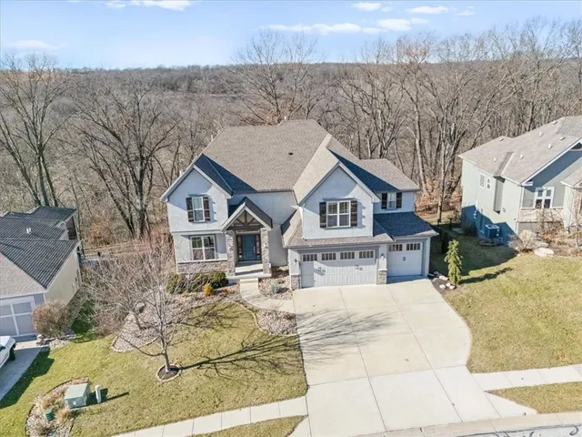 $750,000 | 6281 North Whitetail Way, Parkville, MO 64152