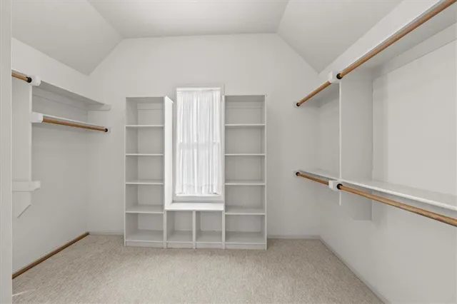 $750,000 | 6281 North Whitetail Way, Parkville, MO 64152