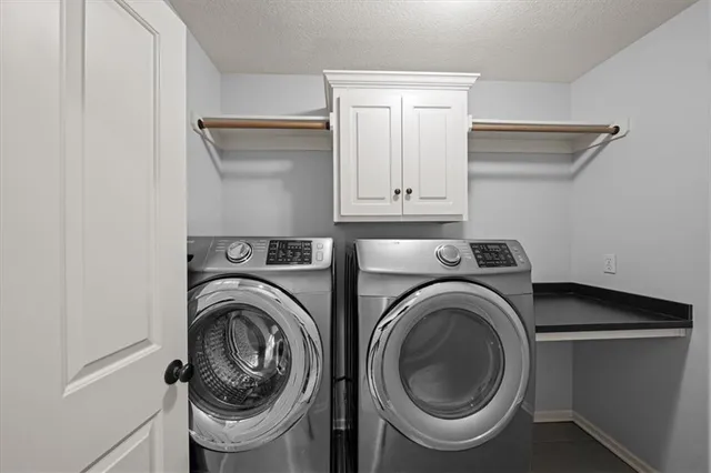 $750,000 | 6281 North Whitetail Way, Parkville, MO 64152