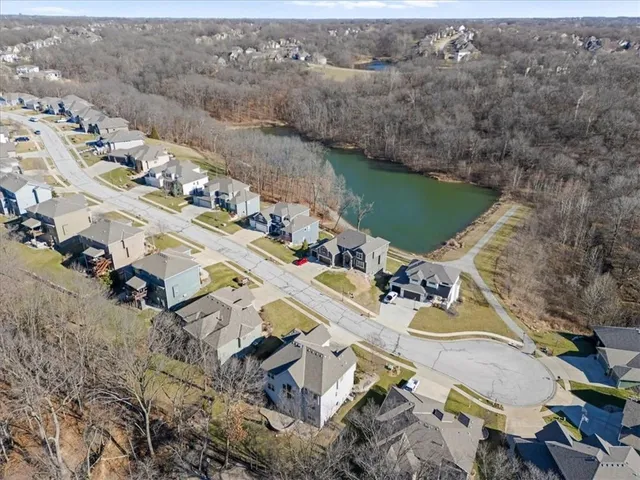 $750,000 | 6281 North Whitetail Way, Parkville, MO 64152