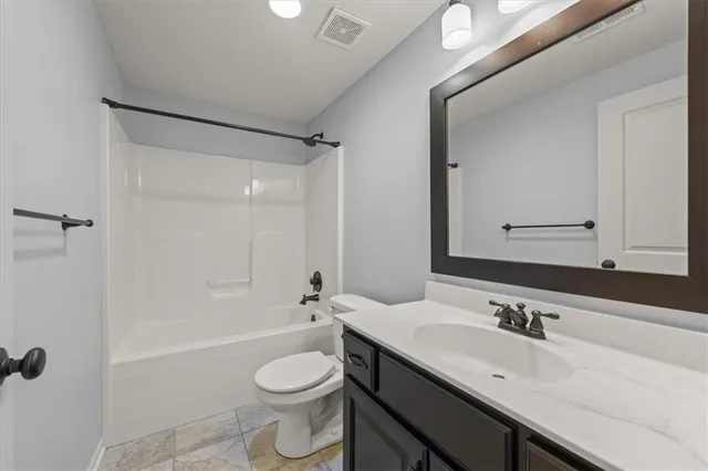 $750,000 | 6281 North Whitetail Way, Parkville, MO 64152