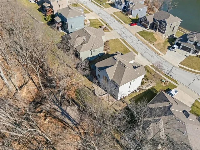 $750,000 | 6281 North Whitetail Way, Parkville, MO 64152