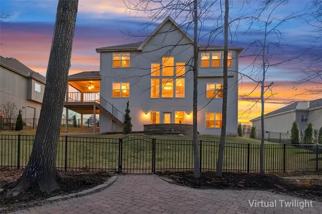 $750,000 | 6281 North Whitetail Way, Parkville, MO 64152