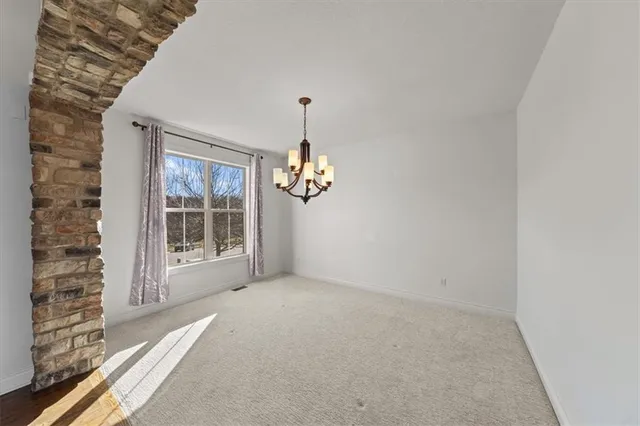 $750,000 | 6281 North Whitetail Way, Parkville, MO 64152