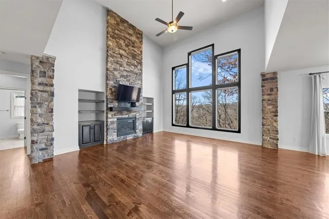 $750,000 | 6281 North Whitetail Way, Parkville, MO 64152