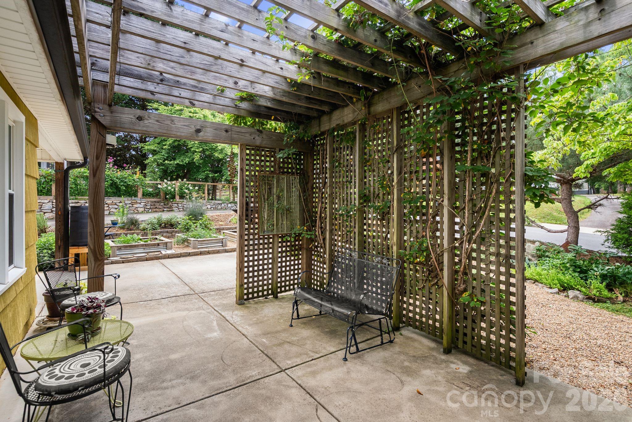 321 Sulphur Springs Road Asheville, NC 28806 - Photo 8 of 48