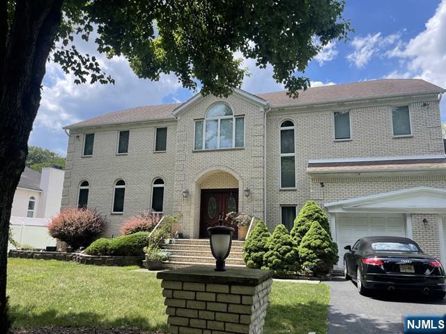 305 Cardinal Place Paramus, NJ 07652 - Photo 2 of 30 Gallery Image 2