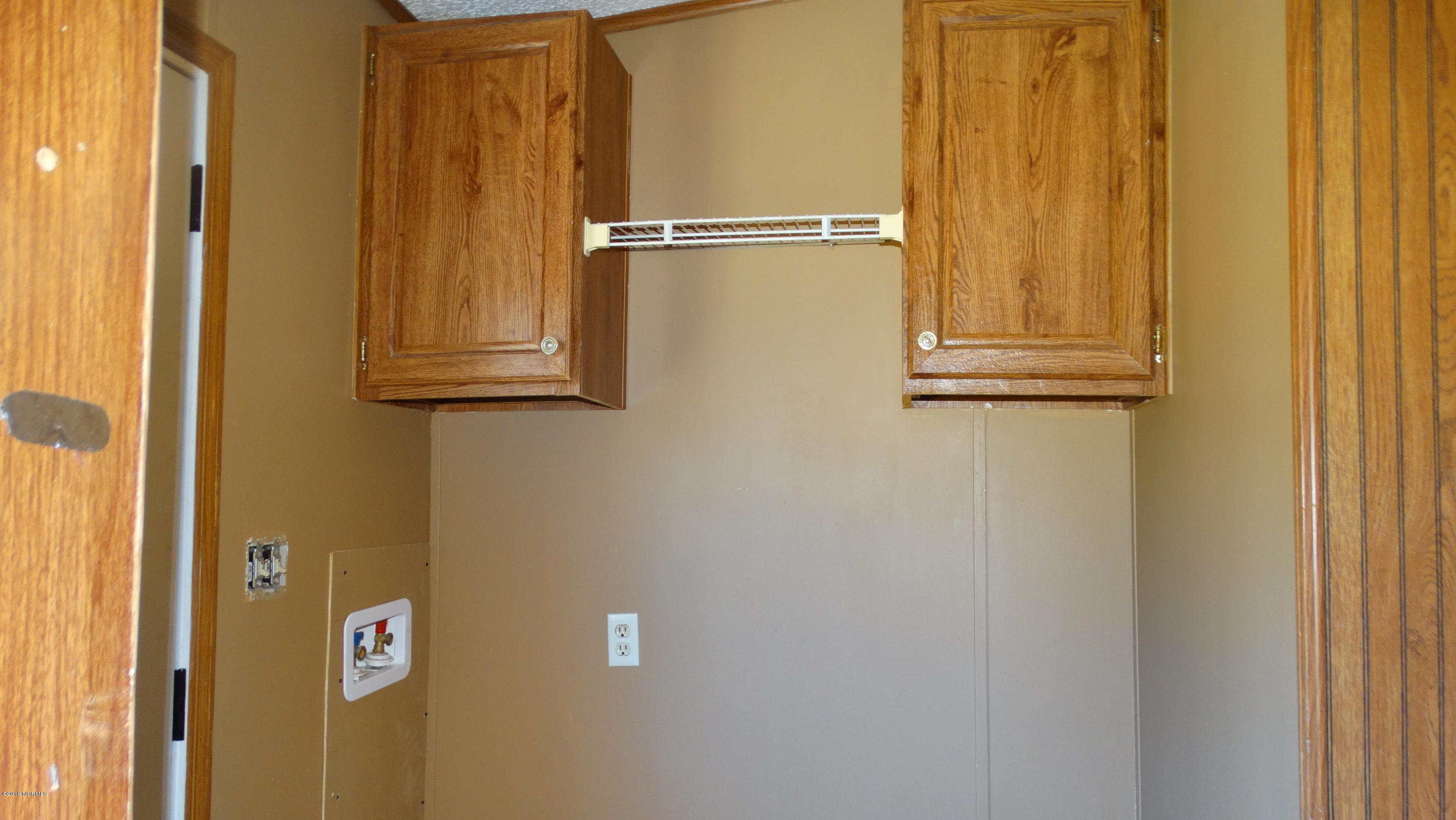 265 Brantham Road Burgaw, NC 28425 - Photo 11 of 18 Laundry Area