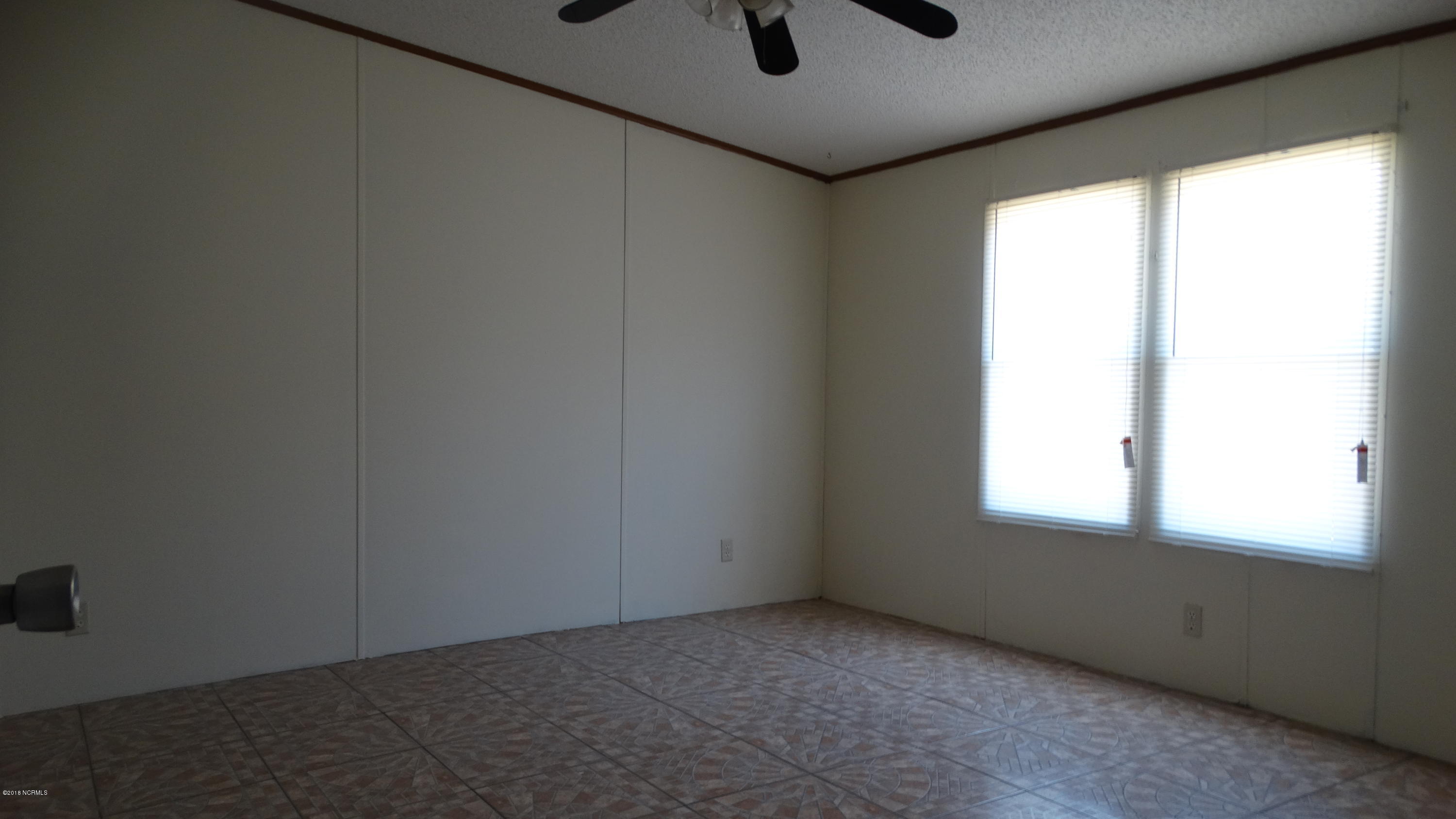 265 Brantham Road Burgaw, NC 28425 - Photo 4 of 18 Master Bedroom