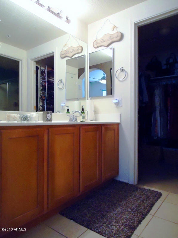 3250 West Greenway Road, Unit 151 Phoenix, AZ 85053 - Photo 8 of 17 Master Bath