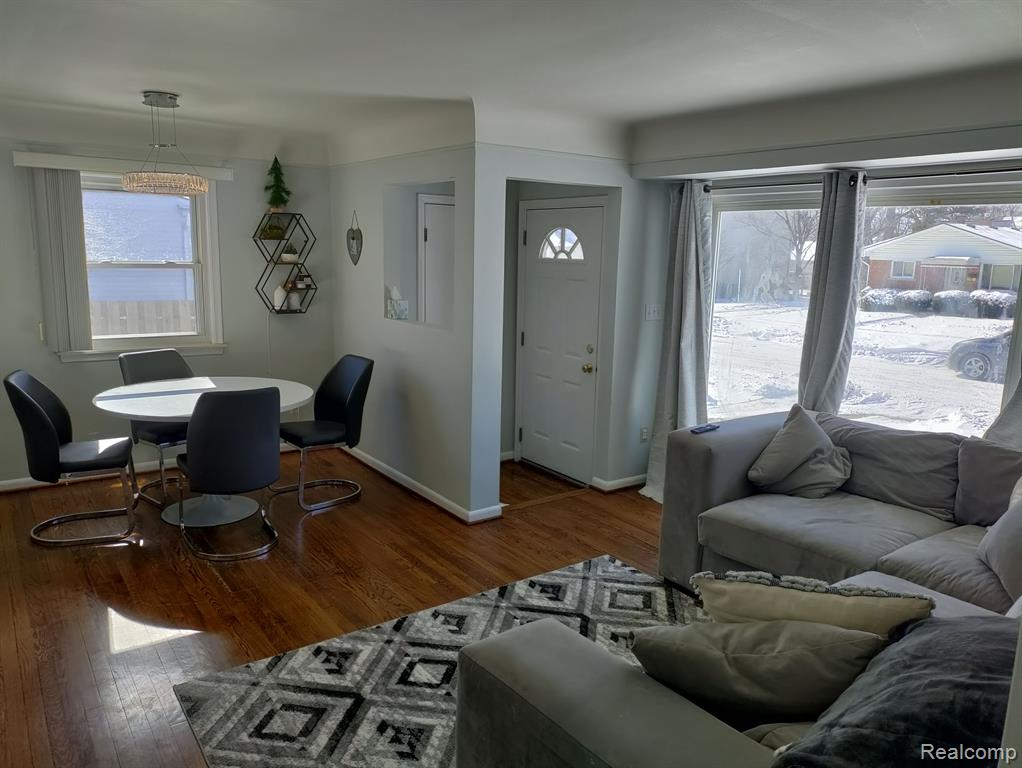2730 Kenmore Road Berkley, MI 48072 - Photo 9 of 12 Gallery Image 9