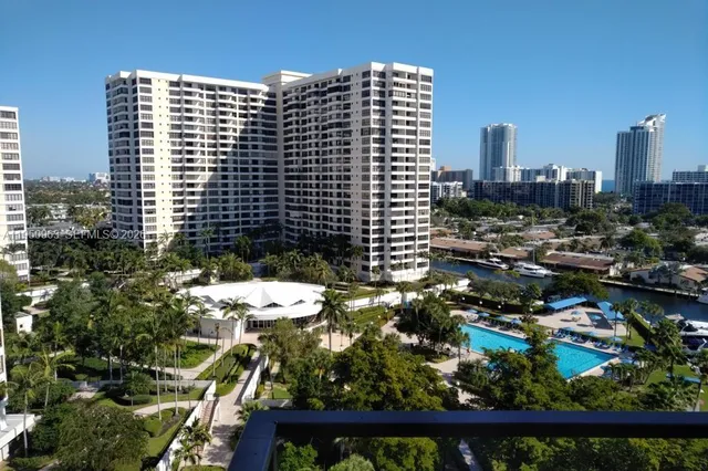 $2,575 | 500 Three Islands Boulevard, Unit 918, Hallandale Beach, FL 33009