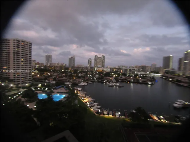 $2,575 | 500 Three Islands Boulevard, Unit 918, Hallandale Beach, FL 33009